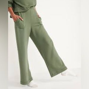 Old Navy Green buttersoft pants